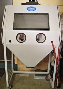 Sandblasting Cabinet by Rayzist.